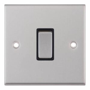 HEAVY-DUTY CAPACITY FOR HIGH-WATTAGE INCANDESCENT
