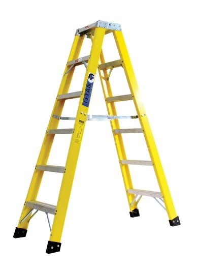 STEP LADDER, FIBER GLASS, 4 FEET