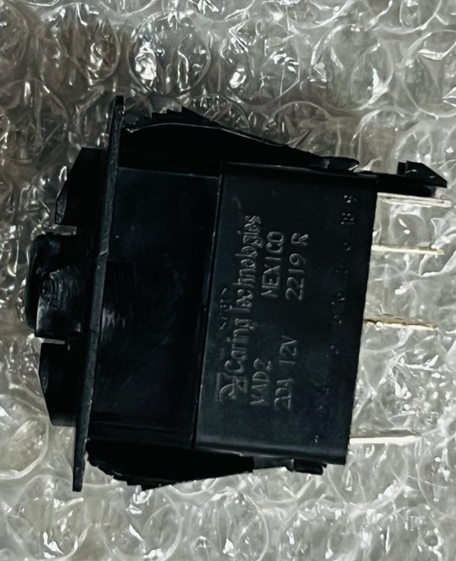 SWITCH, ROCKER, DPST, PLASTIC, 12V, 20A