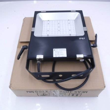 FLOODLIGHT, ELECTRICAL, w/ BRACKET, 24 V, 70 W, 5000K