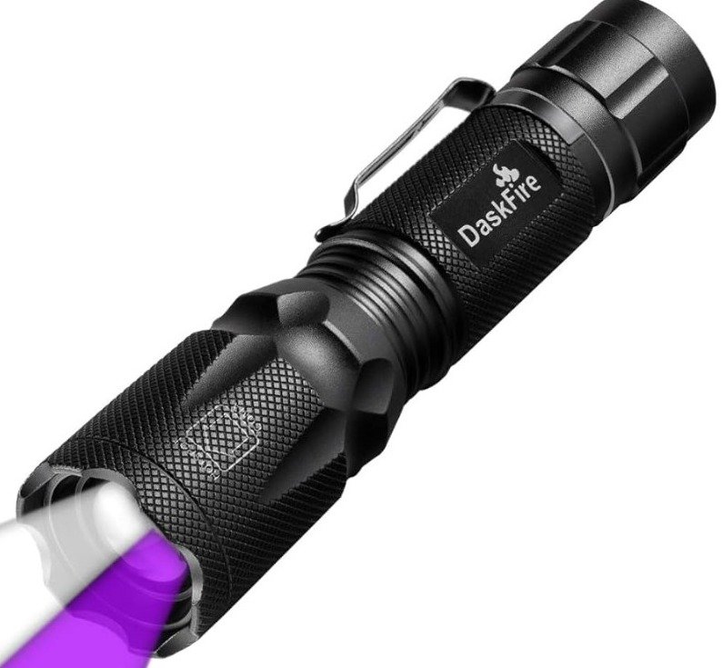 LAMP, FLASHING, ULTRAVIOLET, BATTERY POWERED, PLASTIC, 4W,