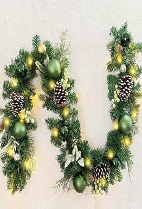 DECORATION, CHRISTMAS, GARLAND UNLIT, GREEN/GOLD/ PURPLE, VINYL